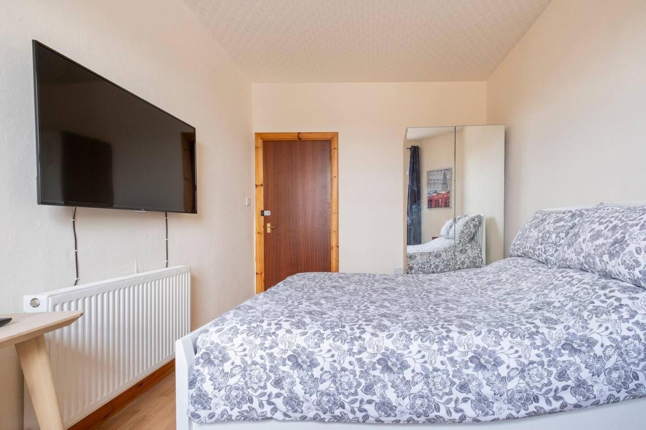 2 Bed Central Ness Apart - May Court Inverness Exterior photo