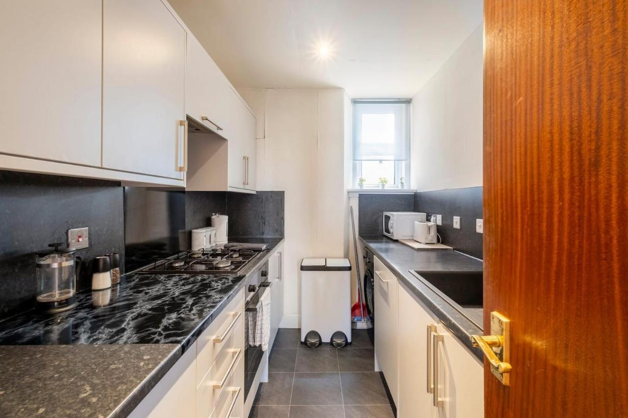 2 Bed Central Ness Apart - May Court Inverness Exterior photo